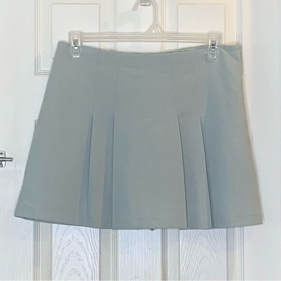 Abercrombie & Fitch high rise pleated mini skort in gray/blue Size Large - Picture 11 of 12